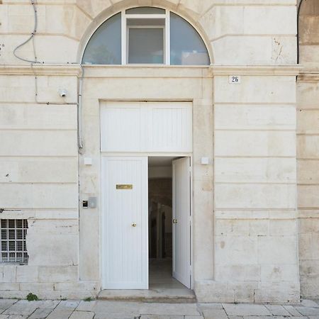 Alibi Suites Suite Museum: Gioiello Con Vista Sul Museo Archeologico Nazionale, Letto E Doccia Con Cromoterapia, Smart Tv, Wifi E A/C Ruvo di Puglia Esterno foto