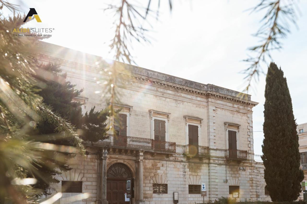 Alibi Suites Suite Museum: Gioiello Con Vista Sul Museo Archeologico Nazionale, Letto E Doccia Con Cromoterapia, Smart Tv, Wifi E A/C Ruvo di Puglia Esterno foto